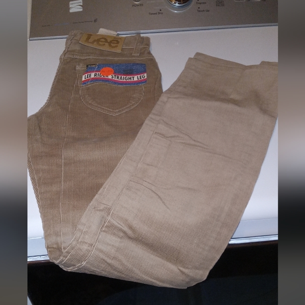 Vintage Lee Men's Straight Leg Corduroy Pants in Beige-Tan 26-32